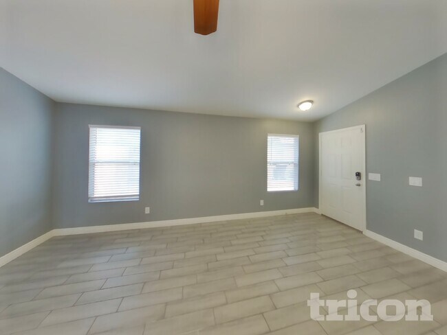 Foto del edificio - 8610 W Echo Ln