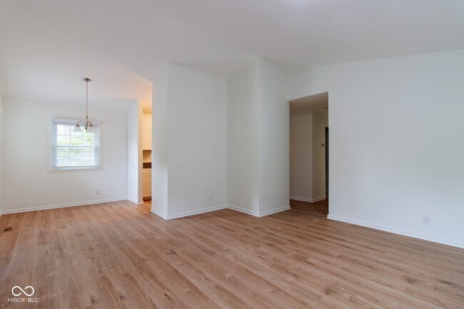 Foto del edificio - 1826 E 66th St