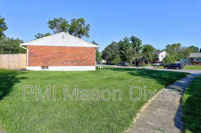 Building Photo - 8523 Fieldway Dr