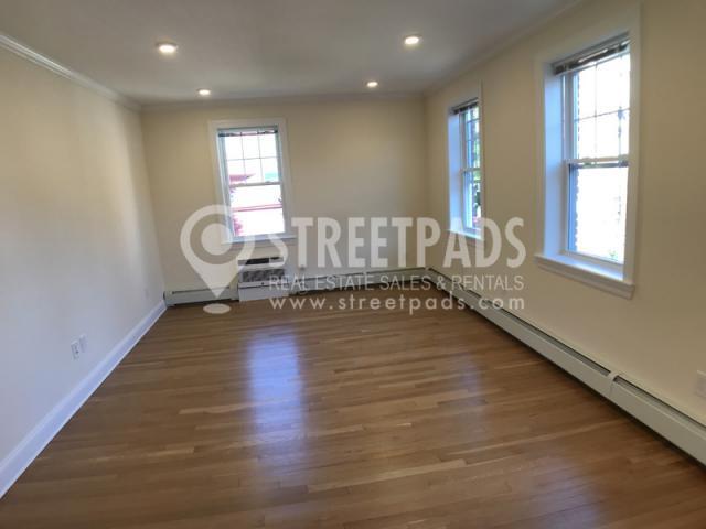 Building Photo - 1 bedroom in Brookline MA 02446