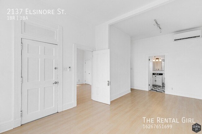 Foto del edificio - Stunning Victorian Hilltop Triplex | Sunny...