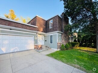 Building Photo - 514 Talma St