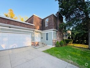 Building Photo - 514 Talma St