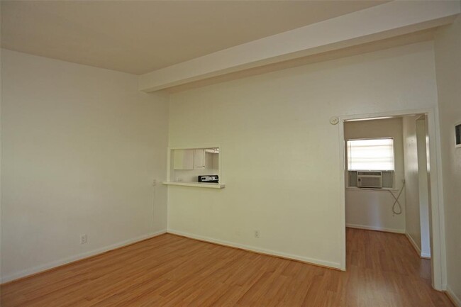 Building Photo - 1023 Lyndon St