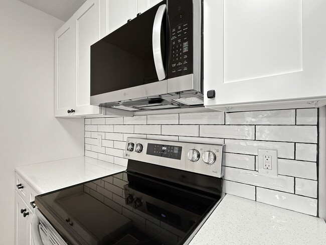 Building Photo - 4153 Bell Rd