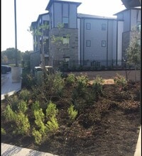 Building Photo - 15405 Long Vista Dr