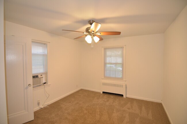 Building Photo - 7245 Brookcrest Dr