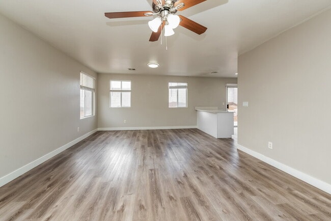 Building Photo - 523 Roberta Alecia Ave