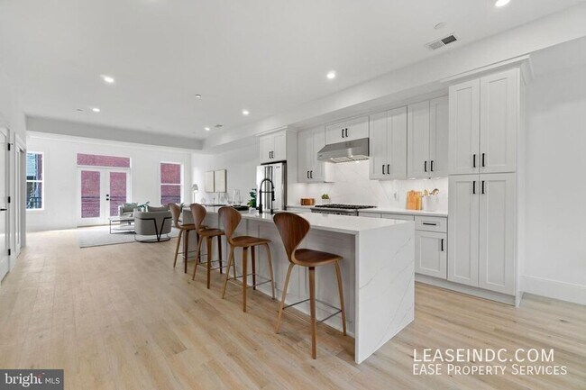 Foto del edificio - 3524 Park Pl NW