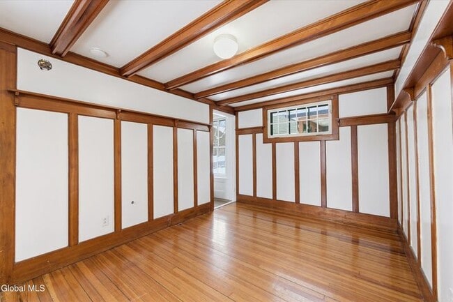 Building Photo - 106 Lawrence St