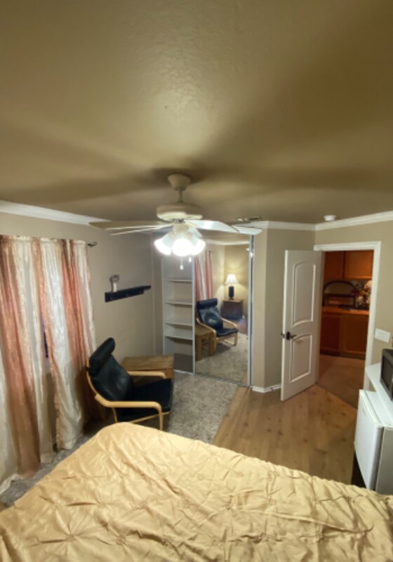 Foto del edificio - 496 Nicolas Rd