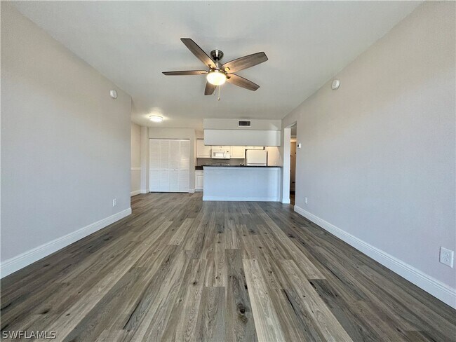 Foto del edificio - 5319 Summerlin Rd