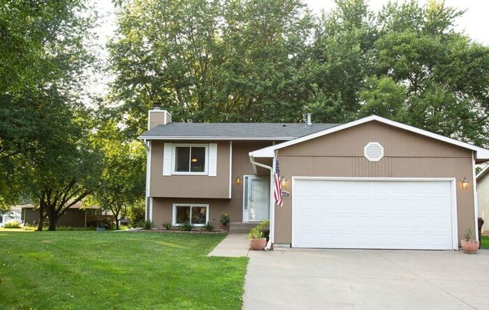 Primary Photo - 2280 Caulfield Plaza, Woodbury, MN, 55125