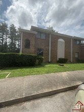 Building Photo - 409 Oriole Dr