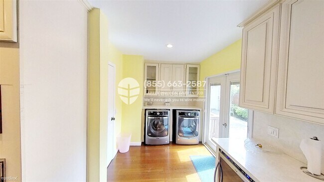 Foto del edificio - 4 br, 3 bath House - 1730 Guinda Street -