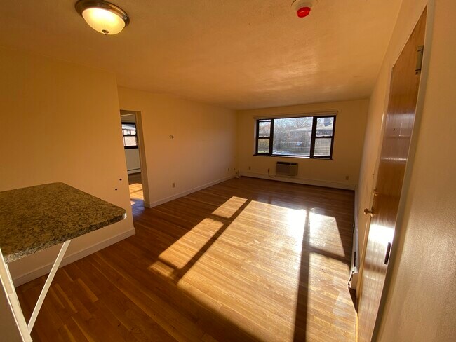 Building Photo - 266 Grove St