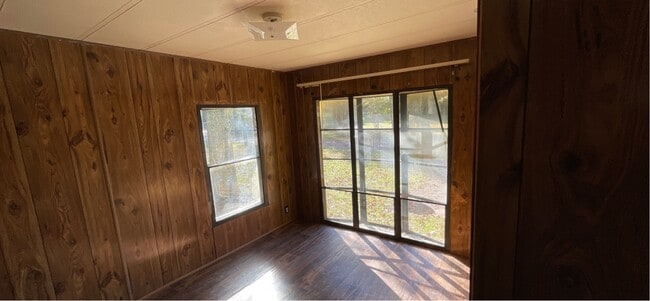 Building Photo - 601 Dillard Dr