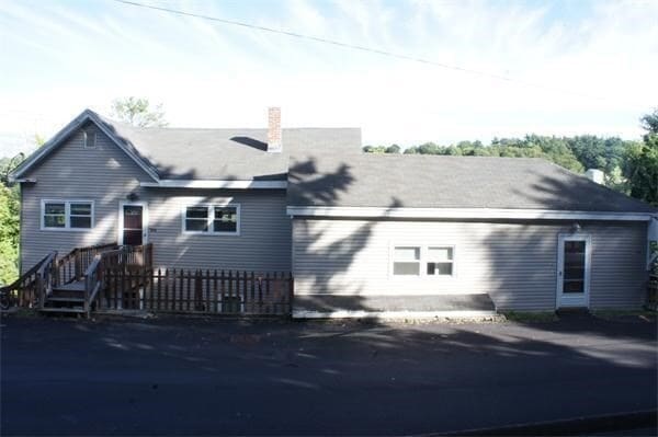 Primary Photo - 162 Grove St