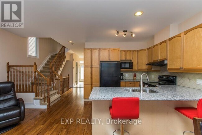 Building Photo - 324 Parkin Cir