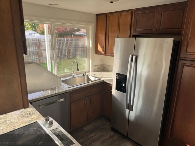 Photo - 754 Edgemont Way House