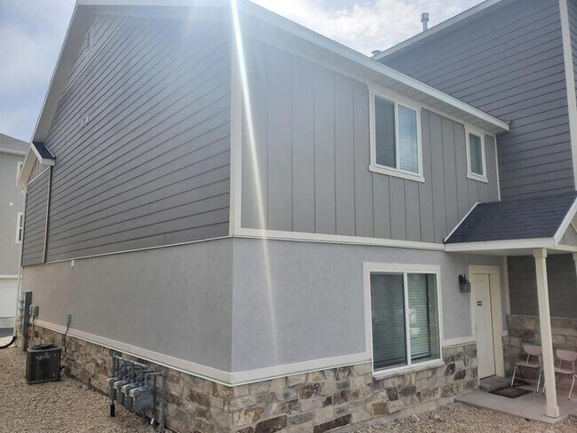 Building Photo - 14399 S Oakfield Way