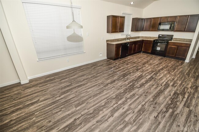 Foto del edificio - 29602 Clover Shore Dr