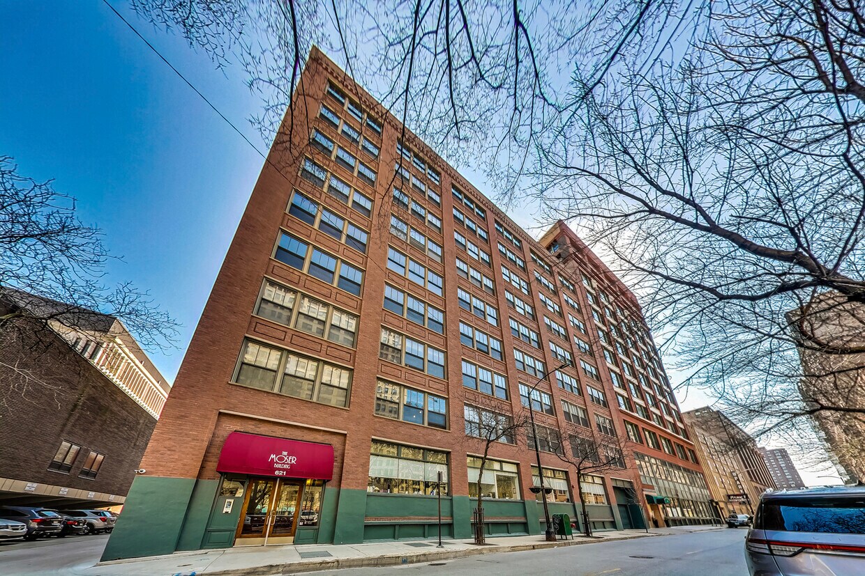 Foto principal - 621 S Plymouth Ct