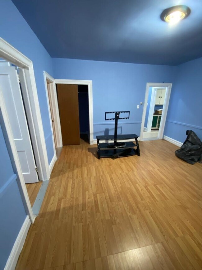 337 Woodlawn Ave Unit 2L, Jersey City, NJ 07305 Condo for Rent in