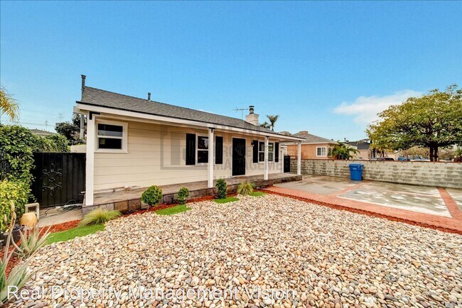 Foto del edificio - 3 br, 2 bath House - 6512 Kraft Ave