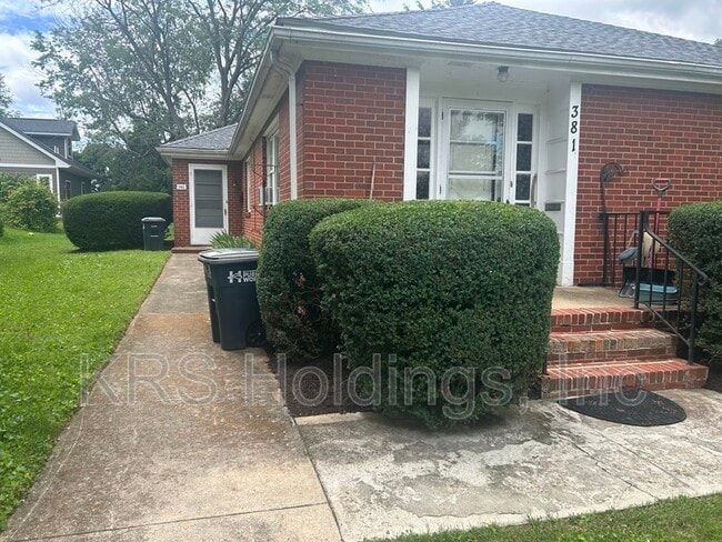 Building Photo - 383 Monticello Ave