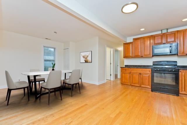 Foto del edificio - 3 bedroom in Evanston IL 60201