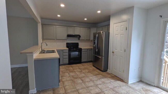 Foto del edificio - 829 Gallows Ct