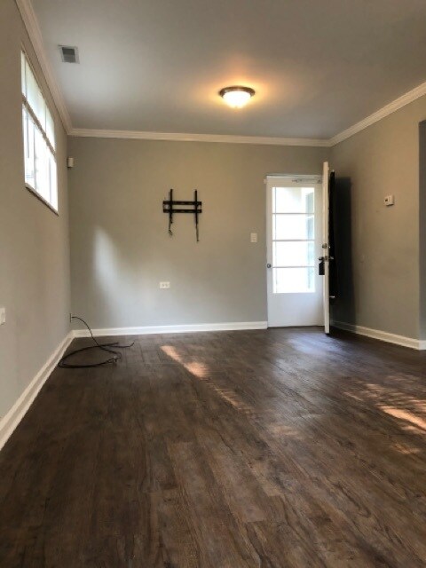 Family Room - 18 Falcon Ln