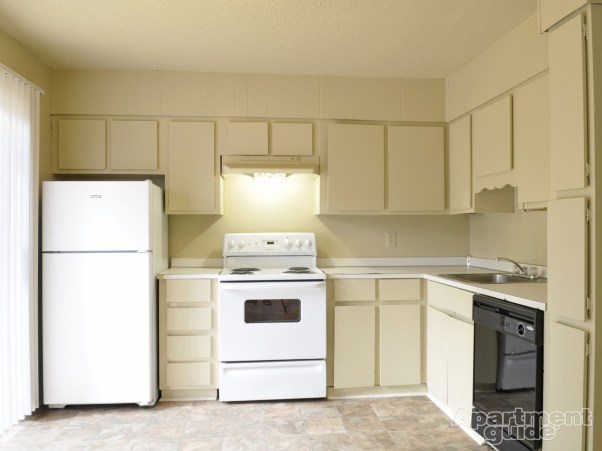 Building Photo - 1816 Crystal Lake Cir