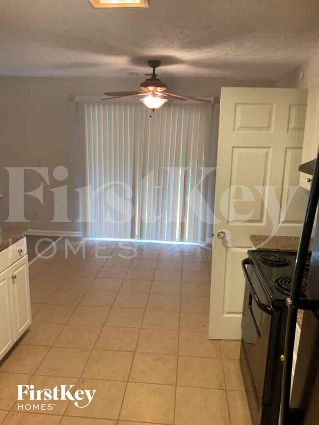 Foto del edificio - 1675 Pilgrim Way