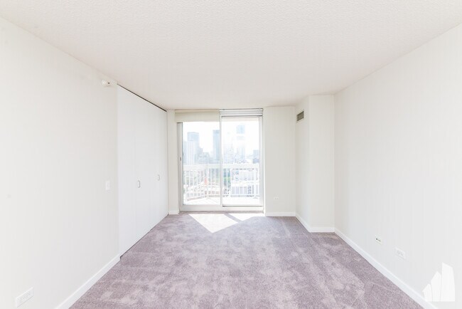 Building Photo - 545 N Dearborn St