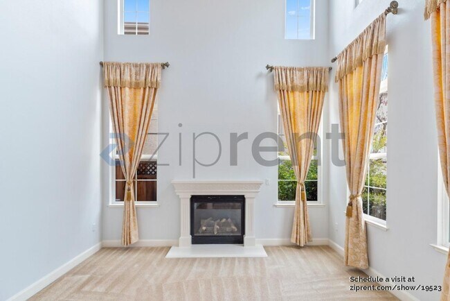 Foto del edificio - 1265 Royal Creek Ct