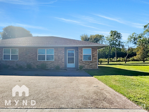 Building Photo - 1303 Cardinal Dr