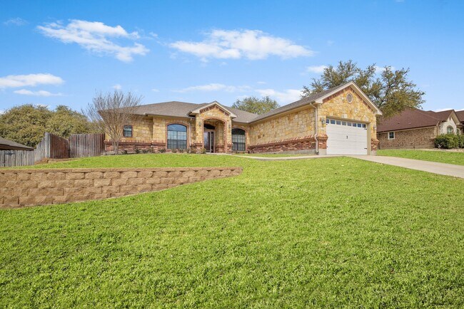 Building Photo - 6411 Jovana Dr