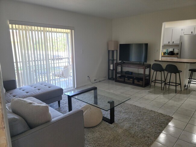 Foto del edificio - 1301 NW 12th Ave