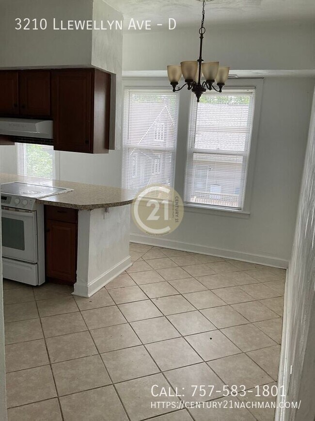Foto del edificio - 3210 Llewellyn Ave
