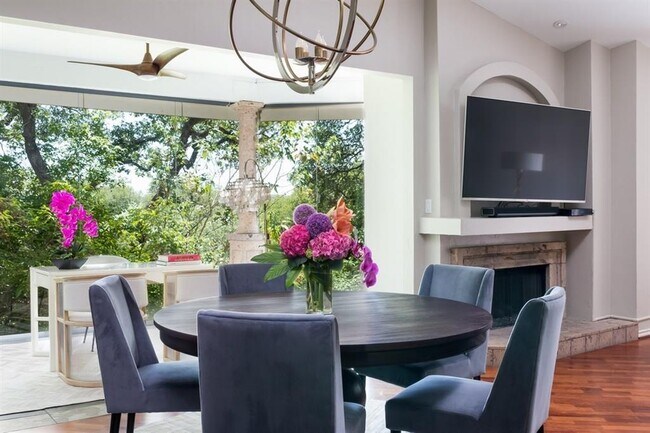 Building Photo - 1000 Liberty Park Dr