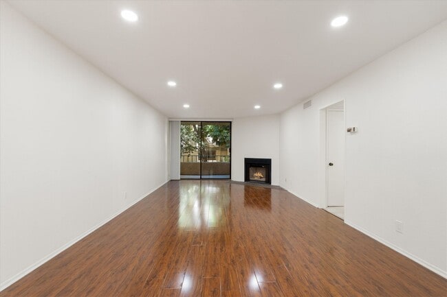 Building Photo - 4141 Via Marisol