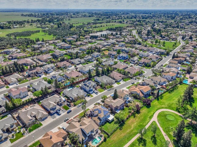 Foto del edificio - 7820 Tigerwoods Dr