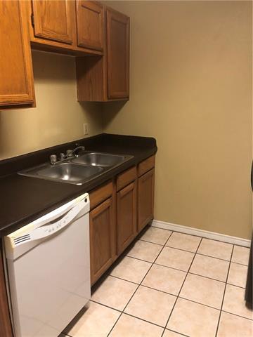 Foto del edificio - 8767 Carroll Cir