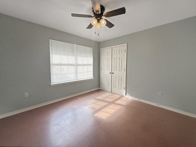 Building Photo - 2900 Clermont St