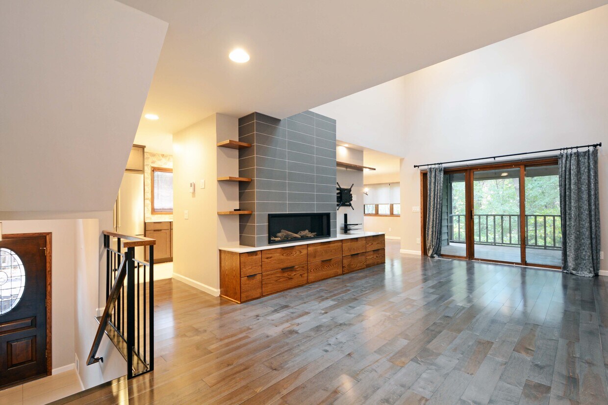 Foto principal - 5536 Village Dr