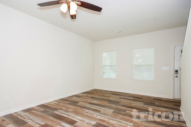 Foto del edificio - 518 Sylvia St