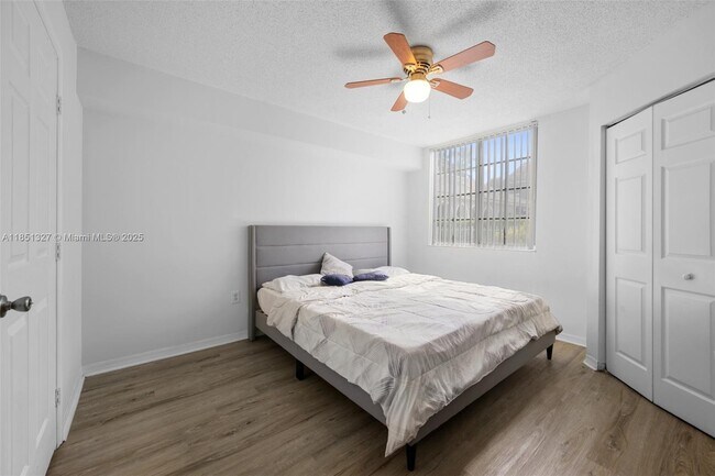 Foto del edificio - 655 SW 111th Way