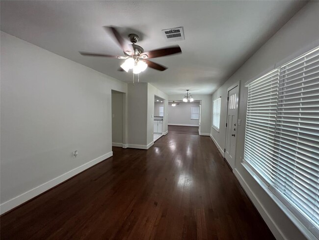 Foto del edificio - 306 Wisteria St